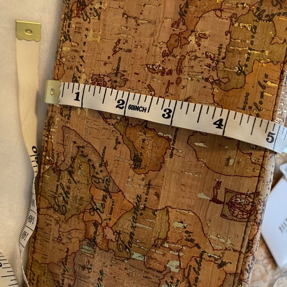 NWT Alviero Martini (Italian Luxury Brand) Limited Edition Cork Large MAP Tote - Picture 12 of 13